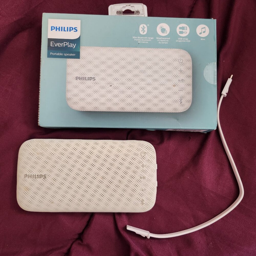 Philips EverPlay Wireless Portable Speaker Bluetooth Weatherproof USB BT3900W